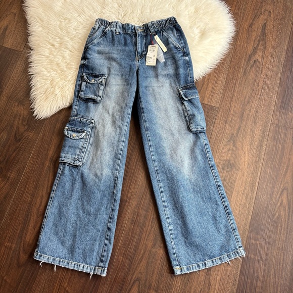 BDG Urban Outfitters Denim - BDG Urban Outfitters NWT Women’s Medium Baggy Cargo Distressed Elastic Jeans